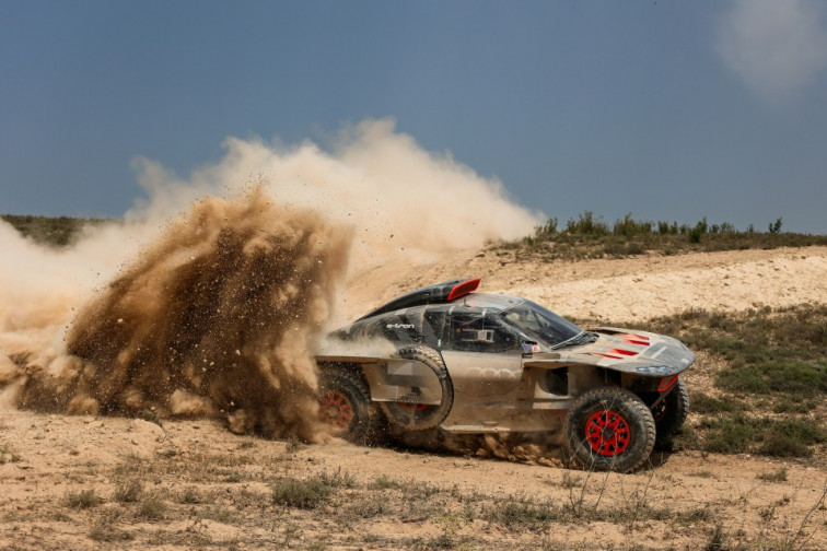 Audi alineará sus tres RS Q e-tron en la Baja , con Carlos Sainz a la cabeza