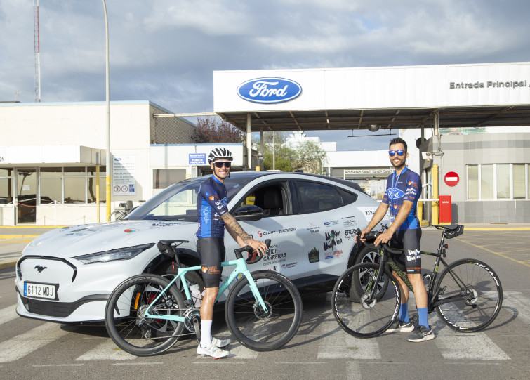 Dos empleados de Ford unen las factorías Almussafes y Colonia en un reto ciclista solidario