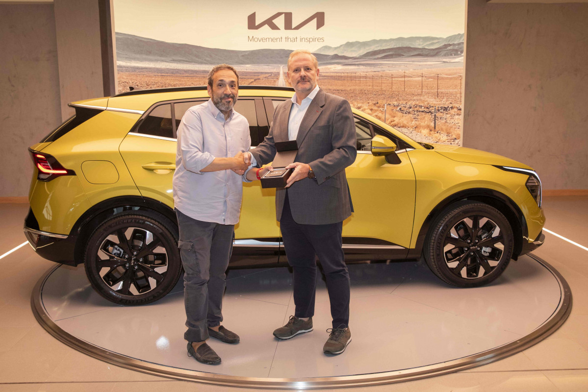 Zapata Tenor da el salto a la movilidad eléctrica con el nuevo Kia Sportage PHEV Tech 4X4  (1)