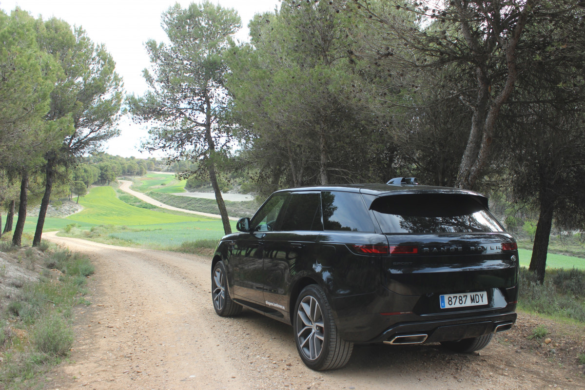 2b. range rover sport phev