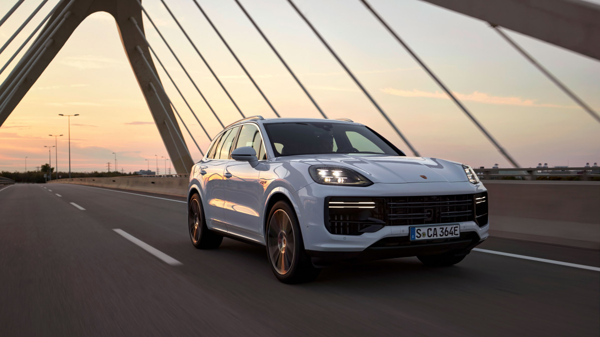 Porsche cayenne turbo e hybrid 1