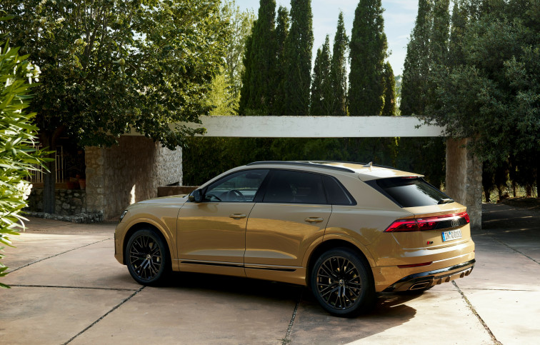 Audi actualiza la imagen de su buque insignia Q8 y del potente SQ8