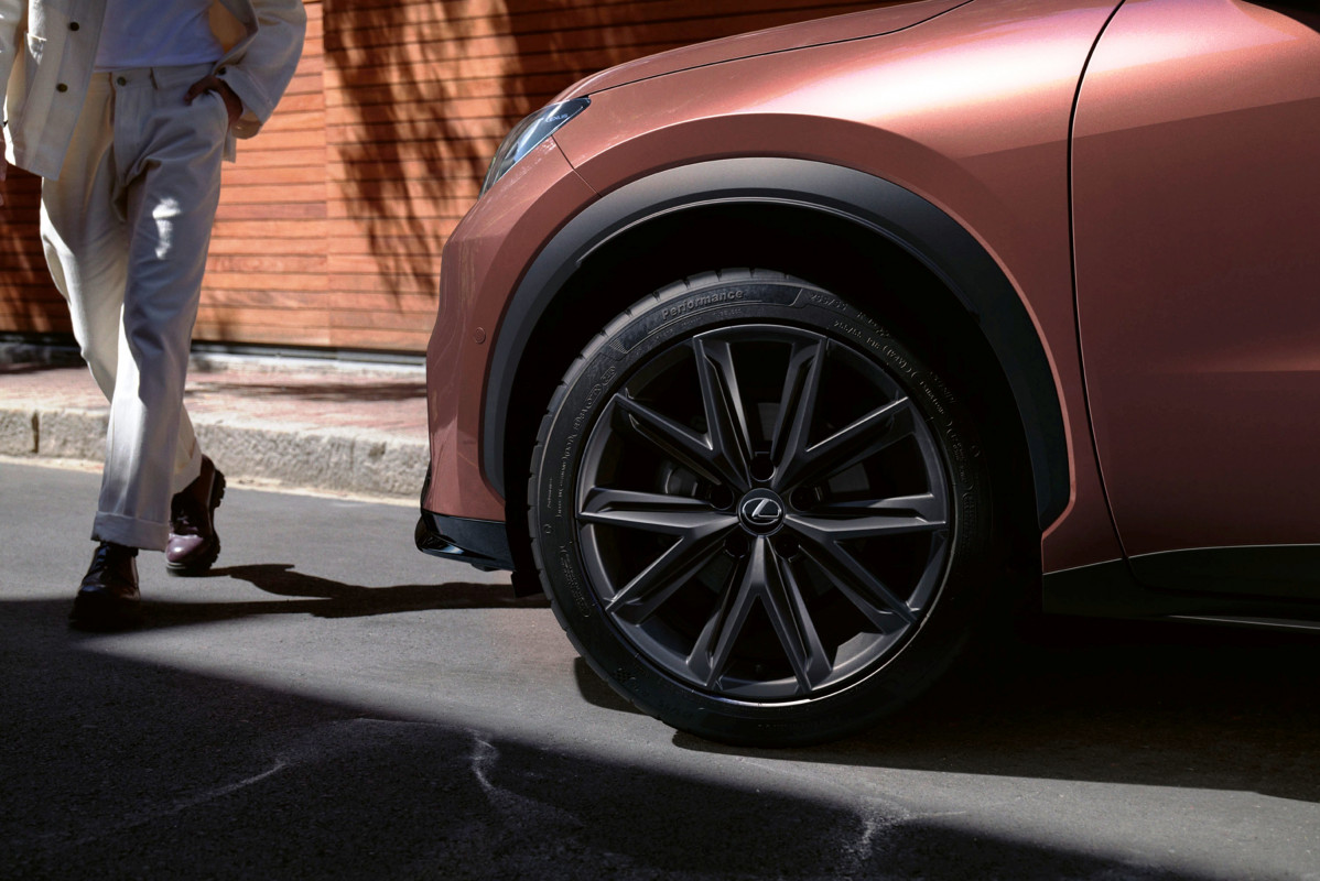 7. lexus lbx