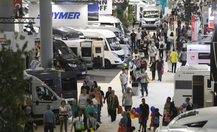 Barcelona reúne un millar de autocaravanas, campers y caravanas en el salón Caravaning 2023
