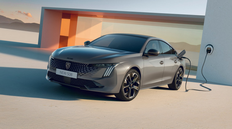 Peugeot comercializa el 508 en versiones diésel, de gasolina y PHEV, pero no eléctricas puras