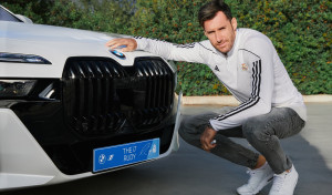 Los jugadores del Real Madrid de baloncesto estrenan sus BMW electrificados