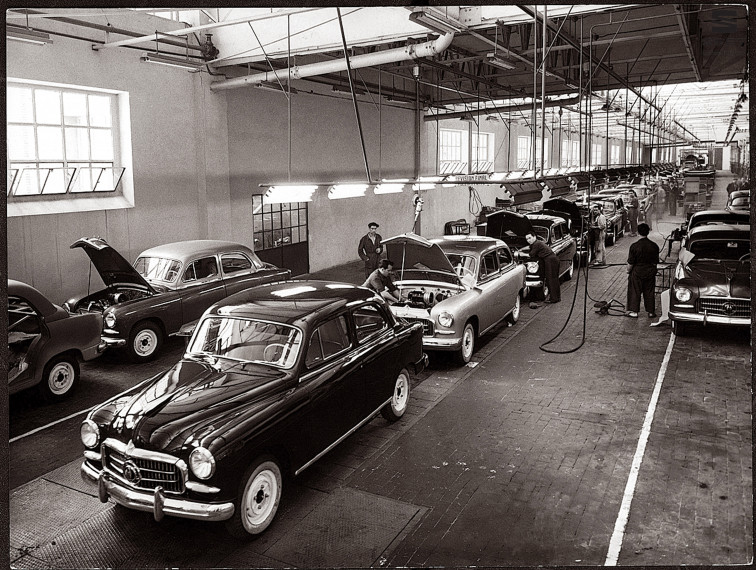 Se cumplen 70 años de la fabricación del primer Seat, el innovador 1400