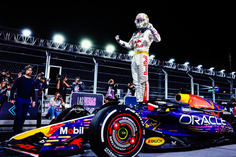 F1 | Max Verstappen impone sus galones en la locura de Gran Premio de Las Vegas