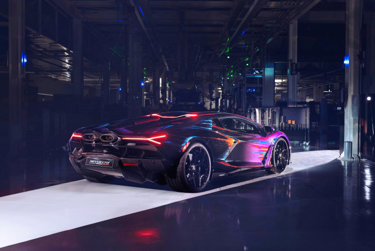 Lamborghini expone en Miami Beach el Revuelto 