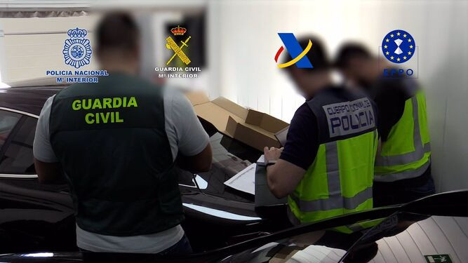 Más de 70 millones defraudados y 50 detenidos en una trama de compraventa de coches de alta gama