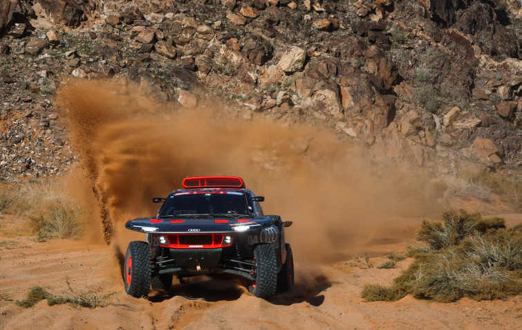 Dakar 2024. Etapa 10 | Sainz salva el primer set-ball en la montaña rusa del Dakar