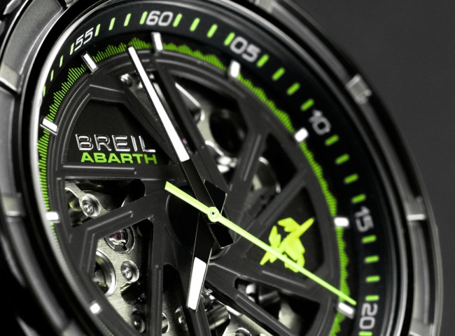 Breil lanza un reloj que comparte rugido con el Abarth 500e