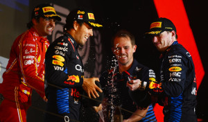 F1 | GP Bahrein. Verstappen y Pérez firmaron el primer doblete de la temporada, con Sainz acompañándoles en el podio