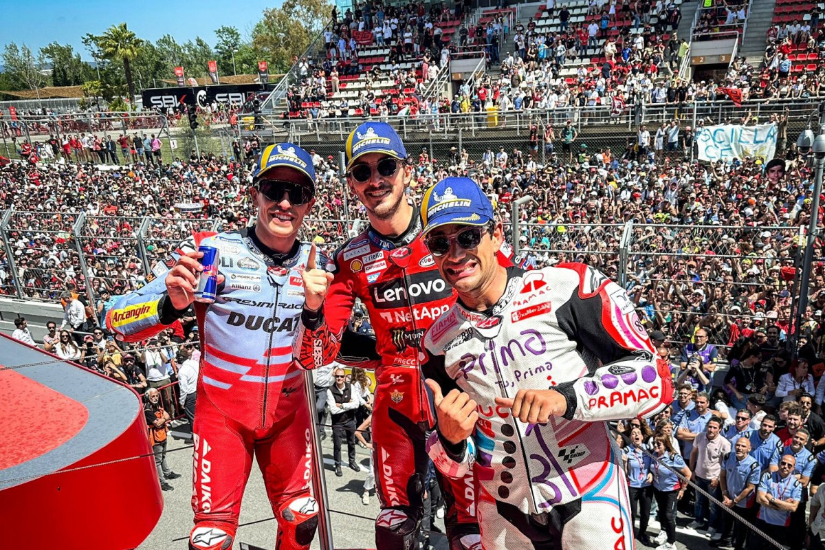 Moto gp podio carrera pecco, martin, marc marquez