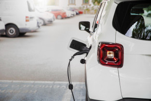 España se enfrenta a una debacle industrial y eléctrica si no se reactivan las ayudas del Plan Moves