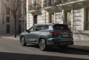 Ebro lanza el S800 Luxury, un SUV de 7 plazas y motor gasolina de 147 CV