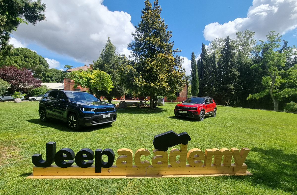 Jeep academy compass avenger 4xe