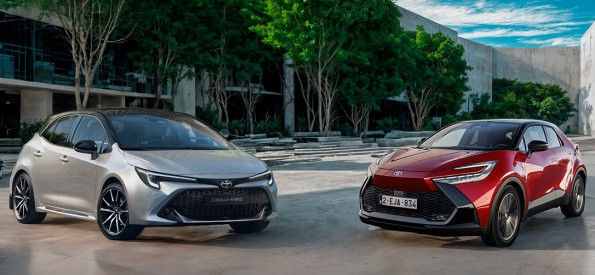 Toyota corolla toyota c hr hybrid 2025