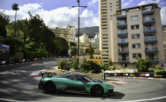 A Fernando Alonso le fue mejor en Mónaco con el Valhalla que con el F1 de Aston Martin