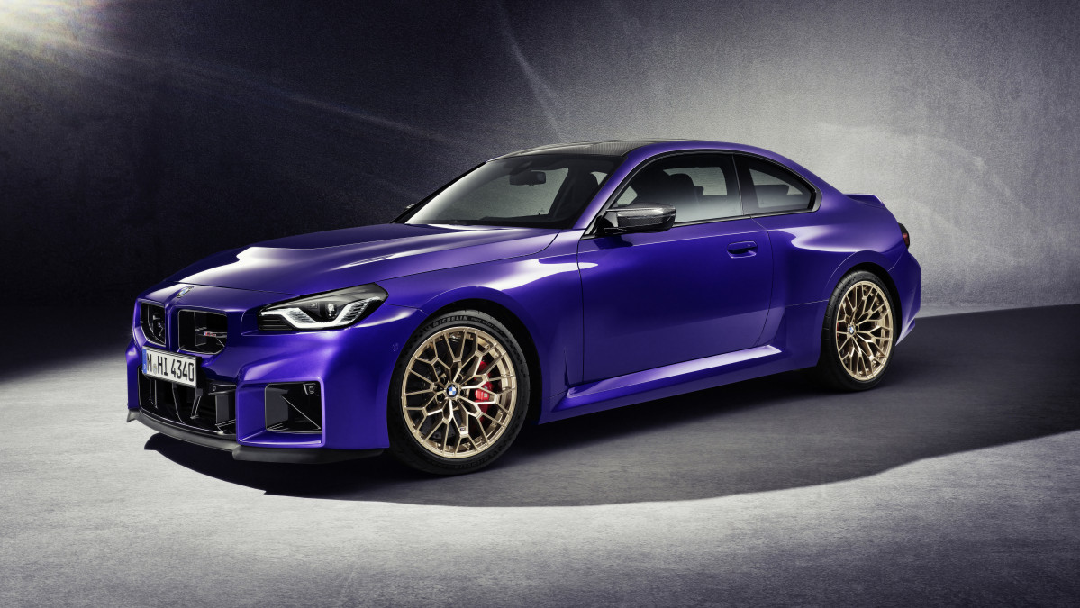 01. bmw m2 cs