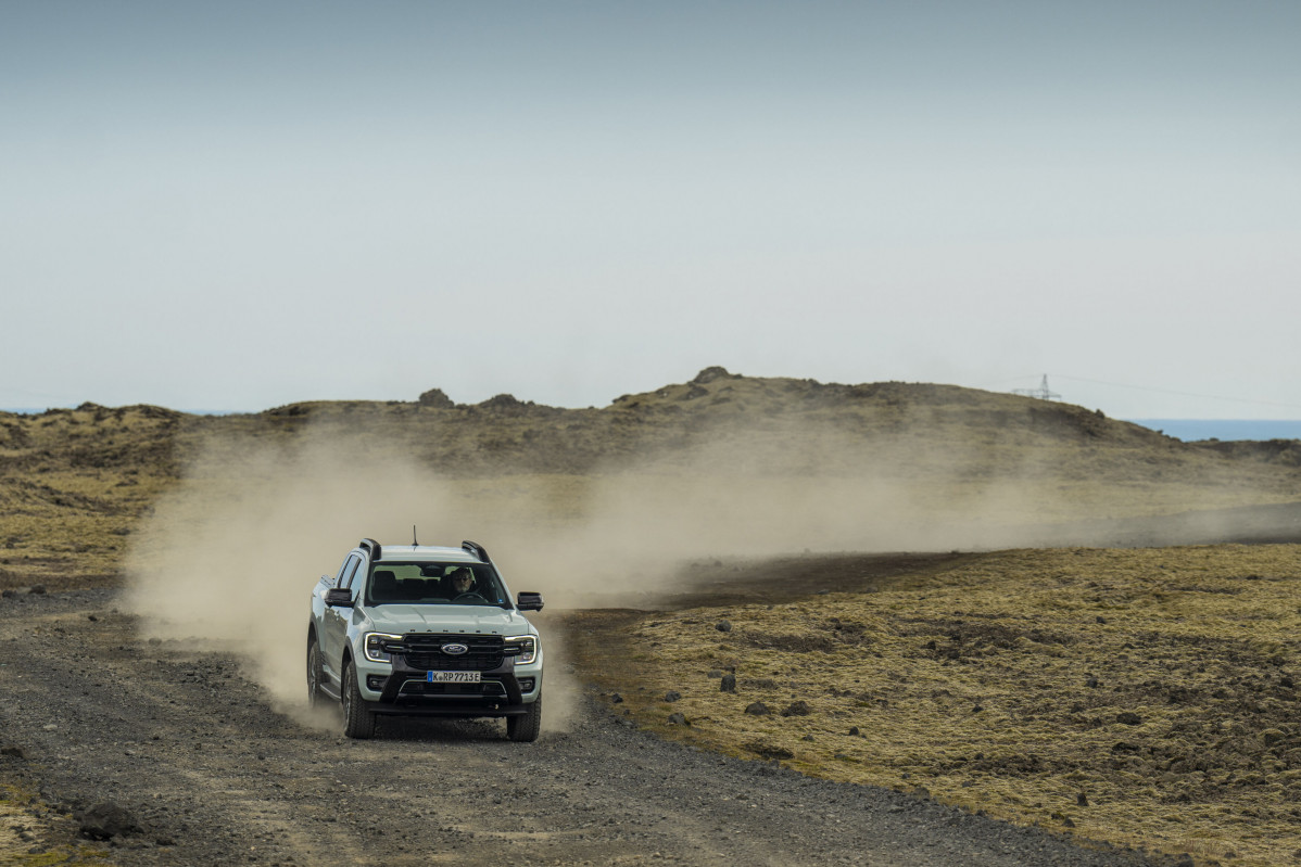 Ranger Stormtrak PHEV 019