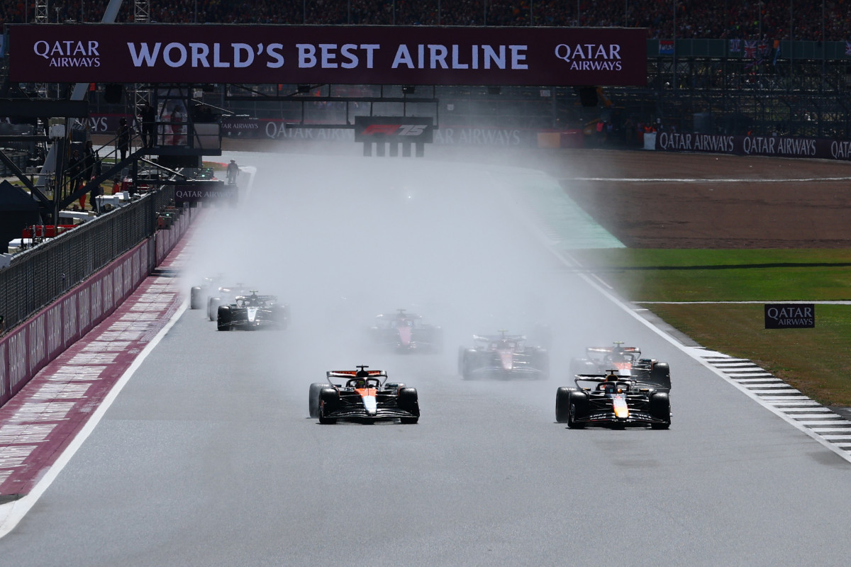 F1. gp gran bretau00f1a silverstone 25. lluvia