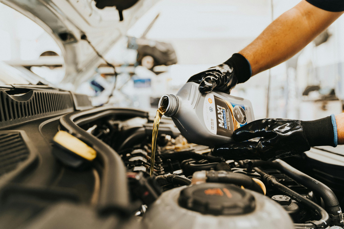 Pexels daniel andraski. taller coche. reparacion. aceite. 15
