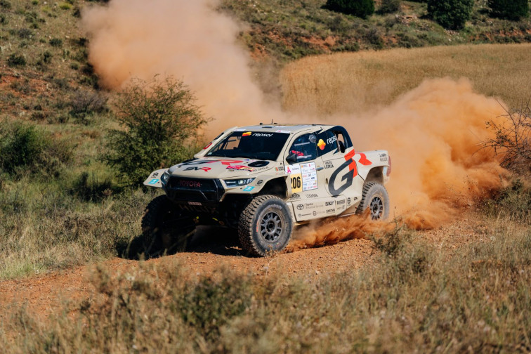 Joao Ferreira en coches y Lorenzo Santolino en motos, vencedores de la Baja Aragón 2025