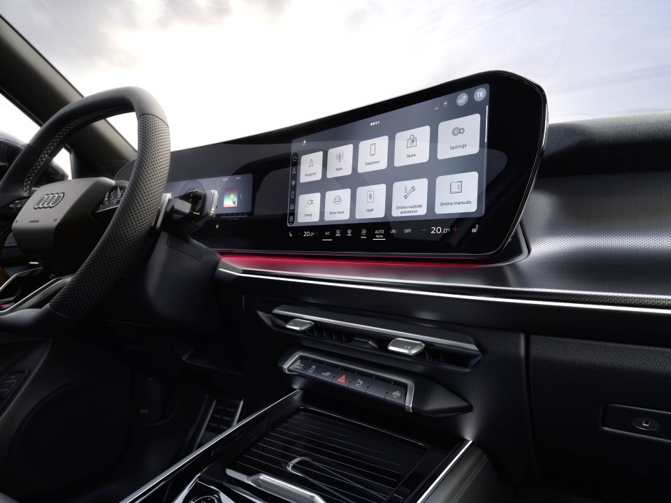 02. audiq3 interior